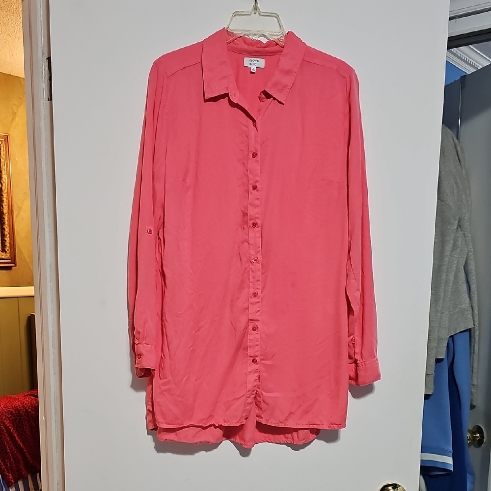 Crown & Ivy Coral Button-Up Shirt Tunic Long S  L Roll Up Sleeve Side Slits